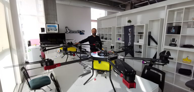 Droneturk eğitim ve teknoloji alanı